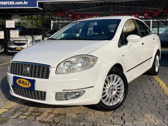 FIAT LINEA 1.8 ESSENCE 16V FLEX 4P MANUAL FIAT LINEA 1.8 ESSENCE 16V FLEX 4P MANUAL